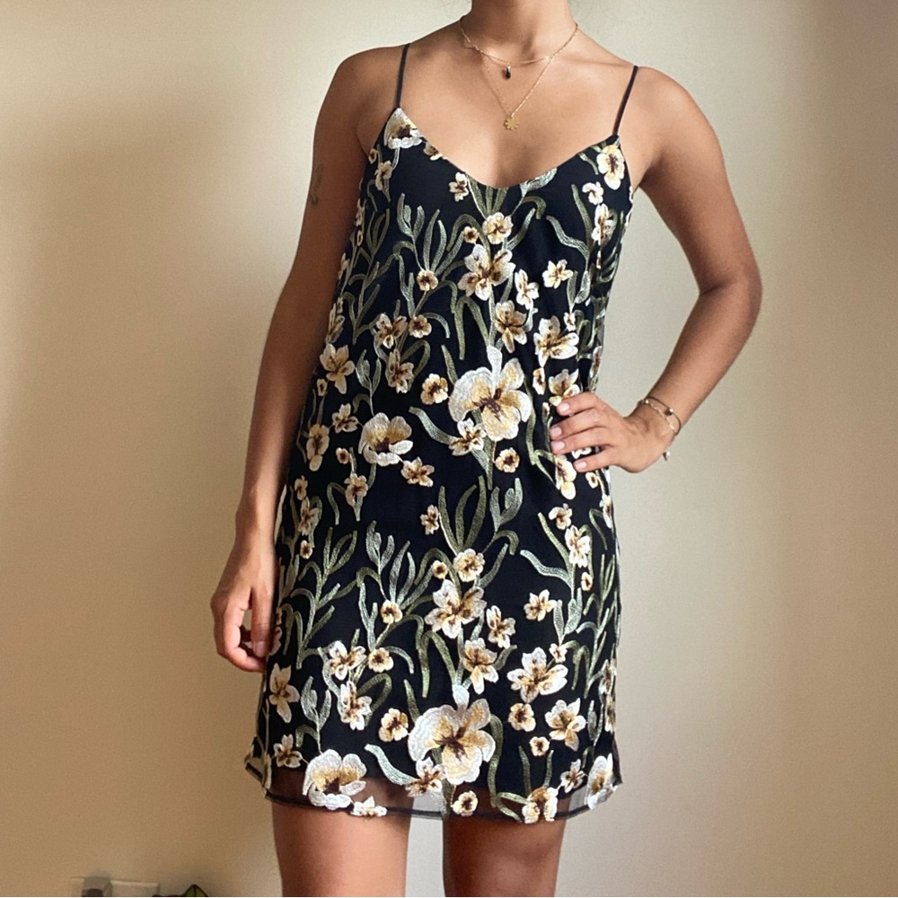 Little Moon by Aritzia Floral embroidered dress